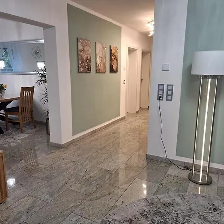 Modern & Gemuetlich Xl Apartment Linden (Hessen)